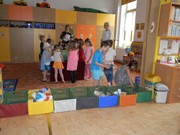 BAZÁREK - učíme dospěláky třídit odpady